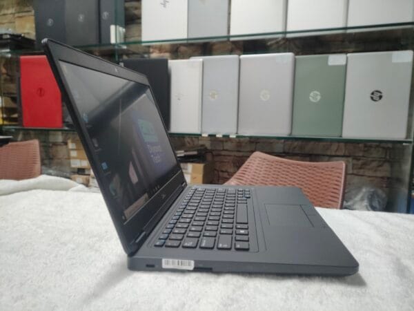 Dell latitude 5490 - Image 2