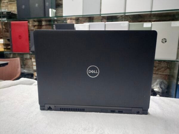 Dell latitude 5490 - Image 4