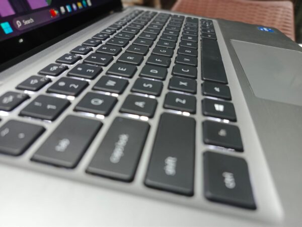 Latitude 7420 2-in-1 (x360) - Image 3